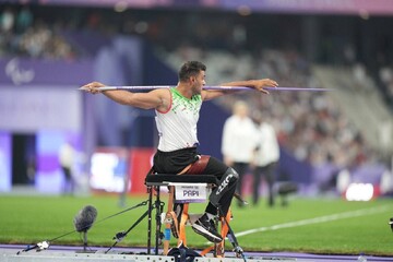 Iran javelin thrower Papi takes bronze at New Delhi 2025