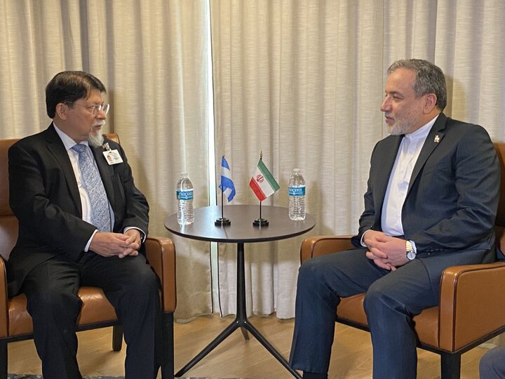 دیدار عراقچی با وزیر امور خارجه نیکاراگوئه