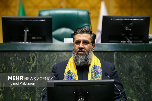 حضور خادمان حرم حضرت عبدالعظیم حسنی(ع) در صحن علنی مجلس