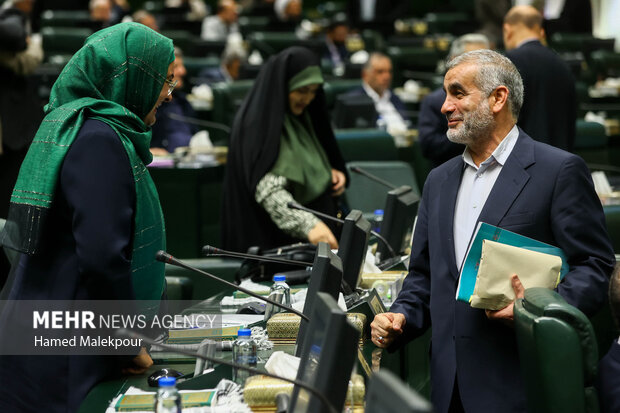 حضور خادمان حرم حضرت عبدالعظیم حسنی(ع) در صحن علنی مجلس