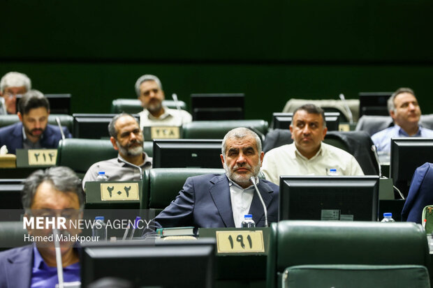 حضور خادمان حرم حضرت عبدالعظیم حسنی(ع) در صحن علنی مجلس