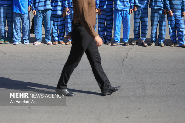 پلیس رباط کریم: یک باند ۲۸ نفره هرمی در پرند منهدم شد پلیس رباط کریم: یک باند ۲۸ نفره هرمی در پرند منهدم شد