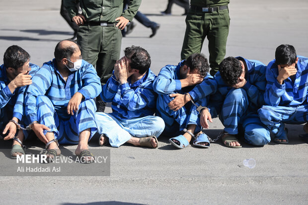کشوری: باند ۴ نفره سارقان محتویات خودرو در اهواز منهدم شد کشوری: باند ۴ نفره سارقان محتویات خودرو در اهواز منهدم شد