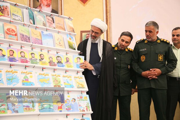 آیین رونمایی از 51 کتاب دفاع مقدس خراسان شمالی در بجنورد