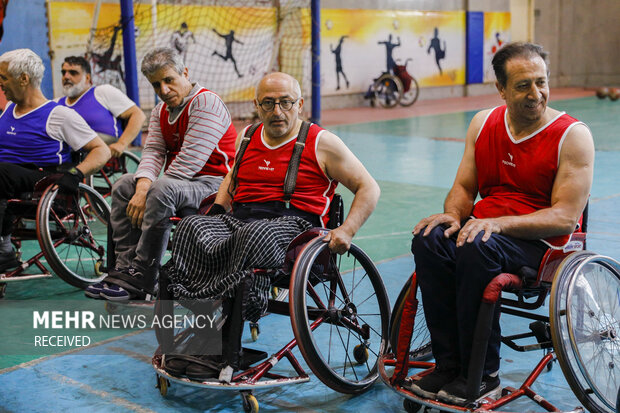 دیدار مشاور و دستیار مقام معظم رهبری با گروهی از جانبازان