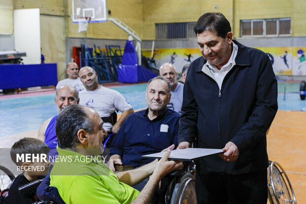 دیدار مشاور و دستیار مقام معظم رهبری با گروهی از جانبازان