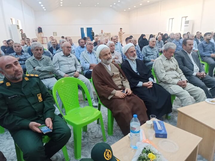 امام جمعه دشتستان: خانوادههای شهدا ستونهای تداوم انقلاب اسلامی هستند امام جمعه دشتستان: خانوادههای شهدا ستونهای تداوم انقلاب اسلامی هستند