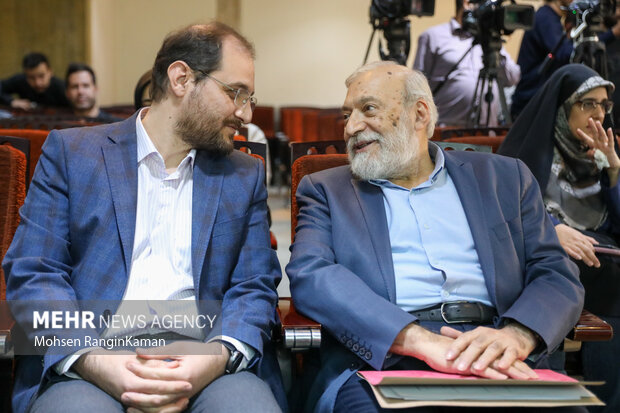 نشست خبری همایش خیزش در برابر خردکشی
