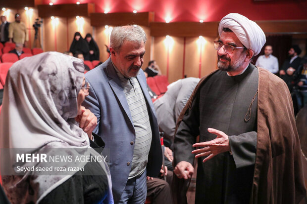 محفل شعر و ادب «ماه لبنانی»