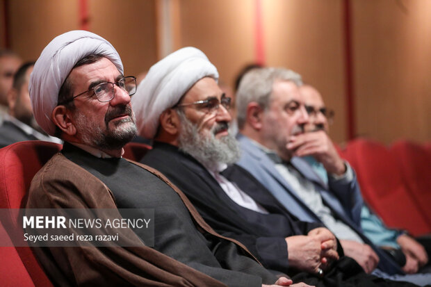 محفل شعر و ادب «ماه لبنانی»