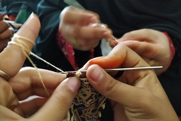 دوره آموزشی توانمندسازی بانوان دلگانی در هنر «بافت کریشی» برگزار شد