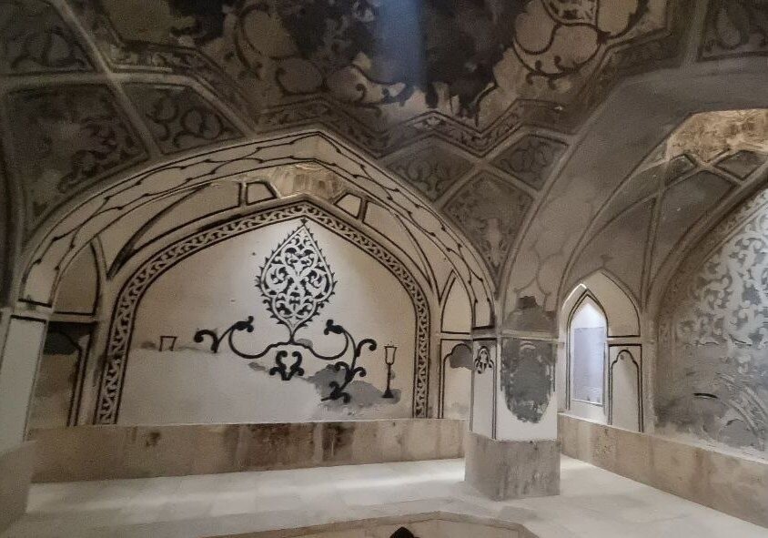 طالبنیا: ظرفیت گردشگری و تاریخی حمام قصلان قروه در مسیر احیا است