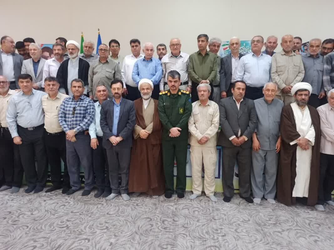 امام جمعه دشتستان: خانوادههای شهدا ستونهای تداوم انقلاب اسلامی هستند