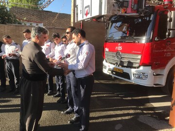 فرماندار سنندج: ایثار آتش‌نشانان شایسته بالاترین قدردانی است