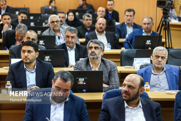 نشست شورای برنامه‌ریزی و توسعه استان سمنان و فعالان اقتصادی با حضور محمدباقر قالیباف رئیس مجلس شورای اسلامی