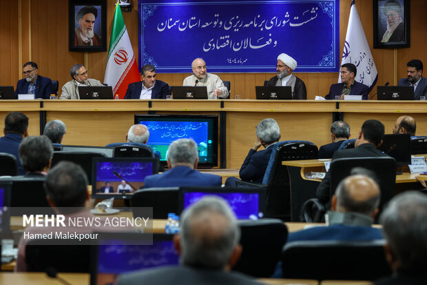 نشست شورای برنامه‌ریزی و توسعه استان سمنان و فعالان اقتصادی با حضور محمدباقر قالیباف رئیس مجلس شورای اسلامی