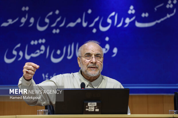 نشست شورای برنامه‌ریزی و توسعه استان سمنان و فعالان اقتصادی با حضور محمدباقر قالیباف رئیس مجلس شورای اسلامی