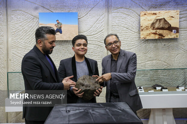 رونمایی از شهاب سنگ سیارکی ایران و خاورمیانه