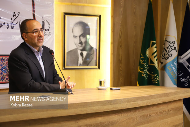 رونمایی از کتاب «از صحن دانشگاه تا خط مقدم» در مشهد