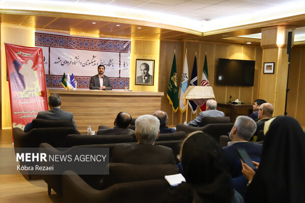 رونمایی از کتاب «از صحن دانشگاه تا خط مقدم» در مشهد