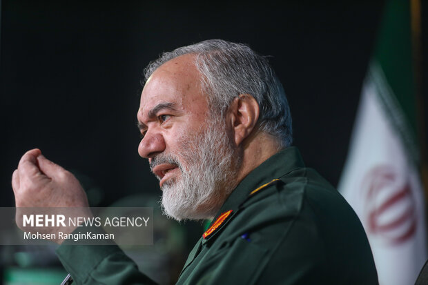 سردار فدوی: نباید بگذاریم دشمن دچار اشتباه محاسباتی شود