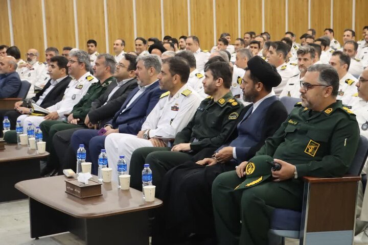 دریادار لشنی: ترور و تهدید دشمنان مانع حرکت انقلاب نخواهد شد