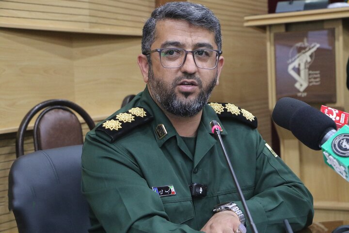 سرهنگ علیپور: «عدالتمحوری» رویکرد قرارگاه محرومیتزدایی شیراز است سرهنگ علیپور: «عدالتمحوری» رویکرد قرارگاه محرومیتزدایی شیراز است