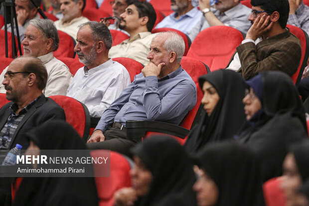 مراسم بزرگداشت هفته دفاع مقدس در قم