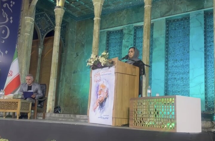 «راه من تا آسمان بسته» در شب شعر حکیم نگار طنین انداز شد «راه من تا آسمان بسته» در شب شعر حکیم نگار طنین انداز شد