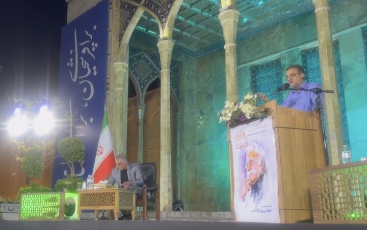 طنین شعر محمدرضا کاکایی در شب شعر «حکیم نگار»