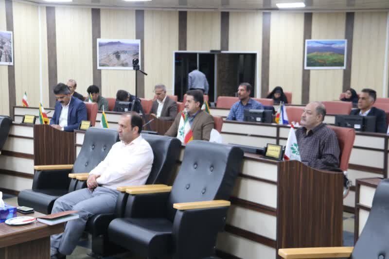 وضعیت اسفبار معتادان در معابر خرمآباد؛ متولیان پای کار نمیآیند