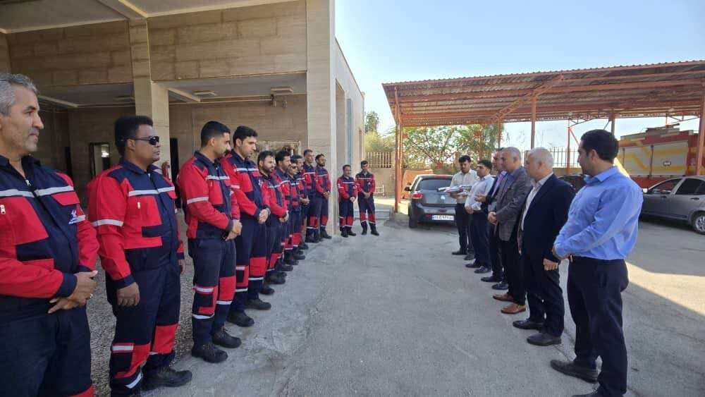 فرماندار گناوه: ایمنی شهروندان مرهون تلاش بی‌وقفه آتش‌نشانان است