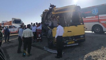 اتوبوس و تریلی هر کدام ۵۰ درصد در حادثه محور سرخه مقصر شناخته شدند