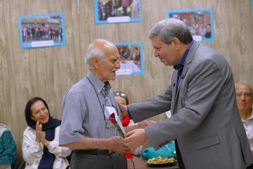 پویش «رز مهربانی» برای ایجاد حال خوب سالمندان برگزار شد