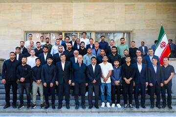 Pres. Pezeshkian says to wrestlers Iranians never surrender