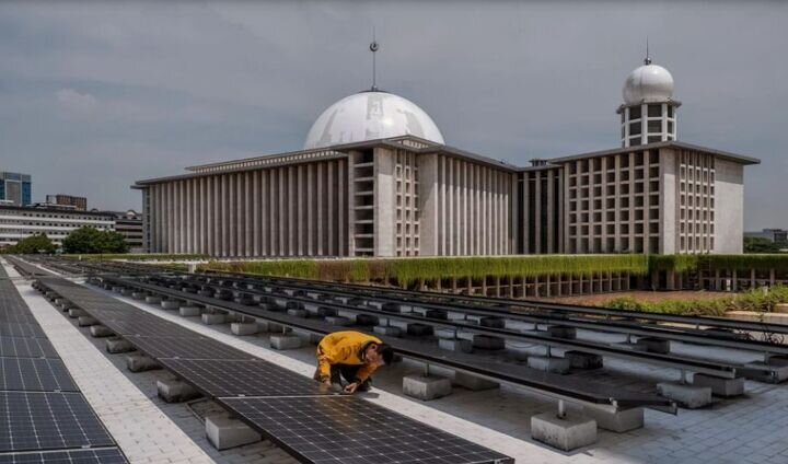 مسجدی که از پلاستیک بازیافتی و پوسته برنج ساخته شده است
