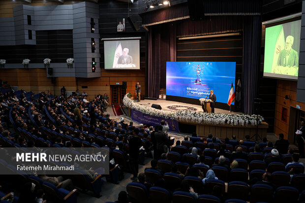 آیین اختتامیه سی ودومین جشنواره دانشجوی نمونه کشوری