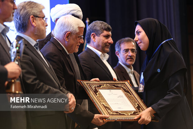 آیین اختتامیه سی ودومین جشنواره دانشجوی نمونه کشوری