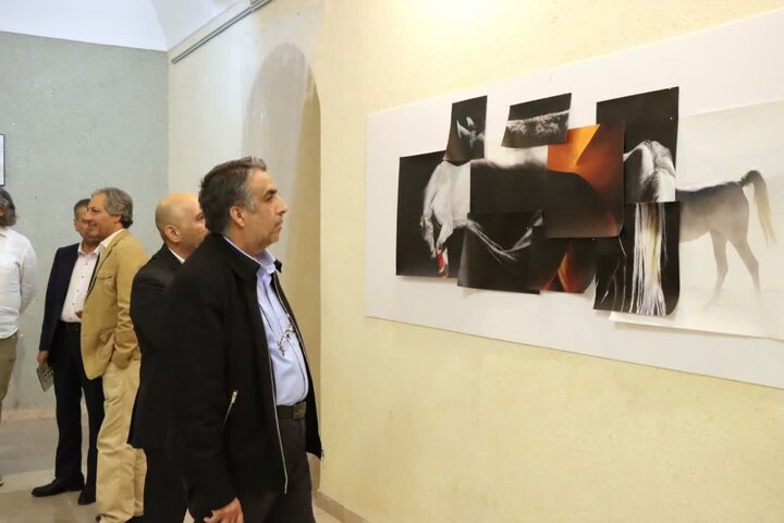 «گیل- اؤ» در کرمان؛ نمایشگاه مشترک هنرمندان کرمان و گیلان افتتاح شد «گیل- اؤ» در کرمان؛ نمایشگاه مشترک هنرمندان کرمان و گیلان افتتاح شد