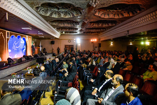 گردهمایی هنرمندان به مناسبت چهلمین روز درگذشت استاد فرشچیان در اصفهان