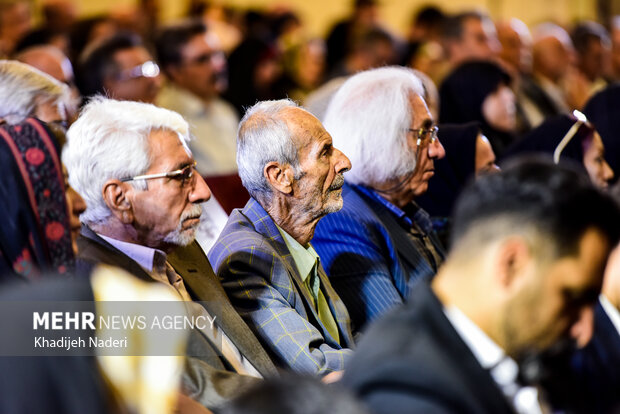 گردهمایی هنرمندان به مناسبت چهلمین روز درگذشت استاد فرشچیان در اصفهان