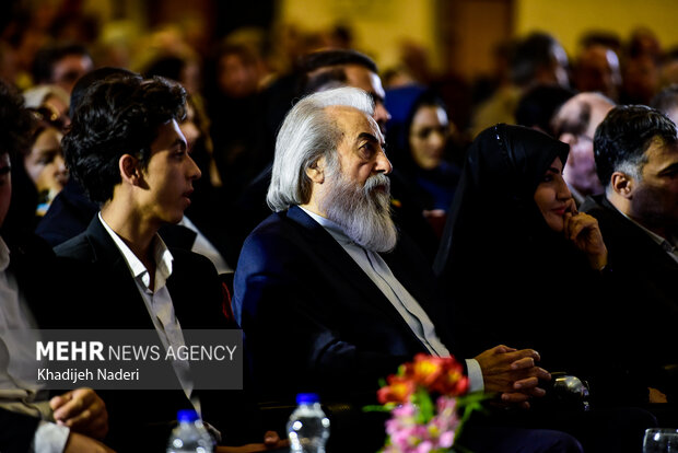 گردهمایی هنرمندان به مناسبت چهلمین روز درگذشت استاد فرشچیان در اصفهان
