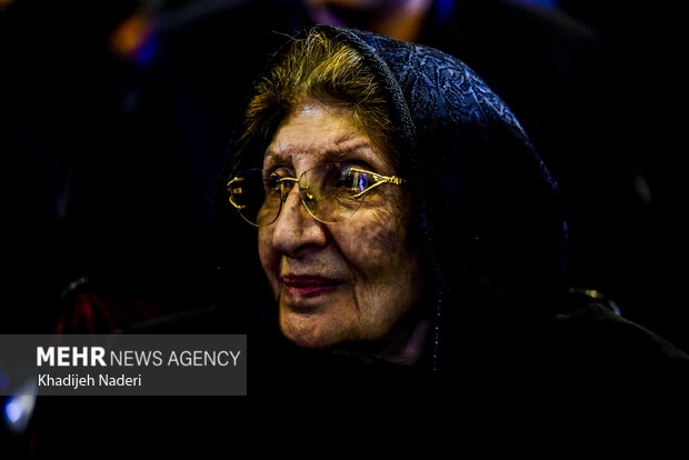 گردهمایی هنرمندان به مناسبت چهلمین روز درگذشت استاد فرشچیان در اصفهان