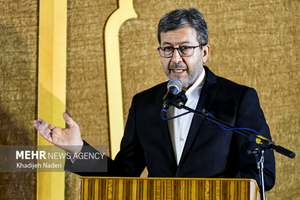 گردهمایی هنرمندان به مناسبت چهلمین روز درگذشت استاد فرشچیان در اصفهان
