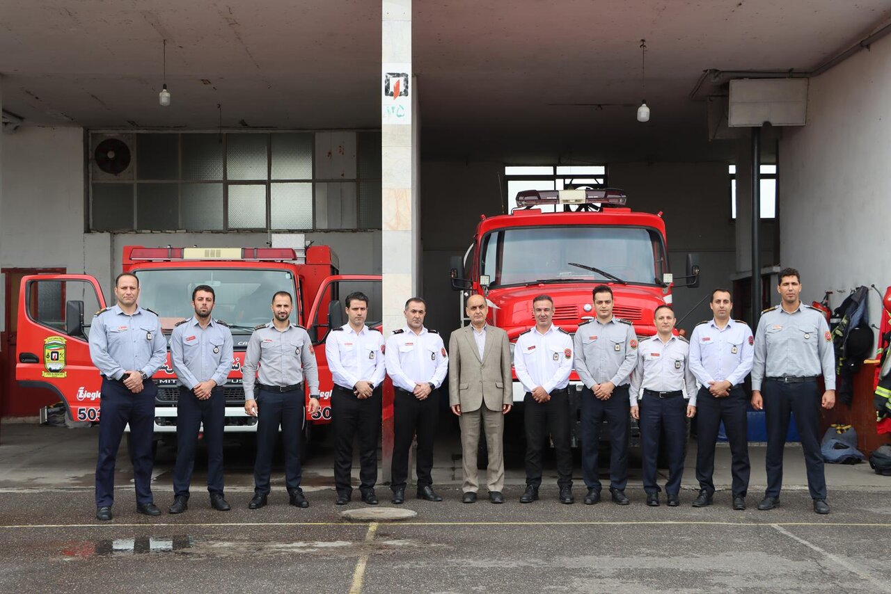 استاندار گیلان: توجه ویژه به معیشت و تجهیزات آتشنشانان ضروری است