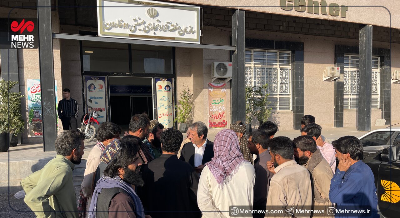 اختلالات گمرکی در افغانستان؛ ۳۰۰ کامیون از مرز دوغارون عبور کردهاند