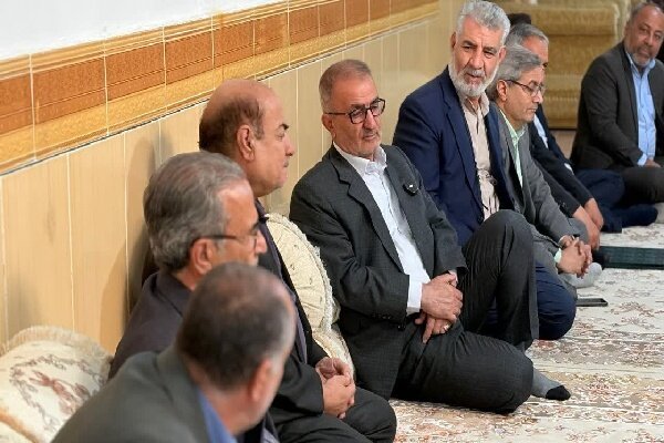 دیدار استاندار کهگیلویه و بویراحمد با پیشکسوتان دوران دفاع مقدس دیدار استاندار کهگیلویه و بویراحمد با پیشکسوتان دوران دفاع مقدس