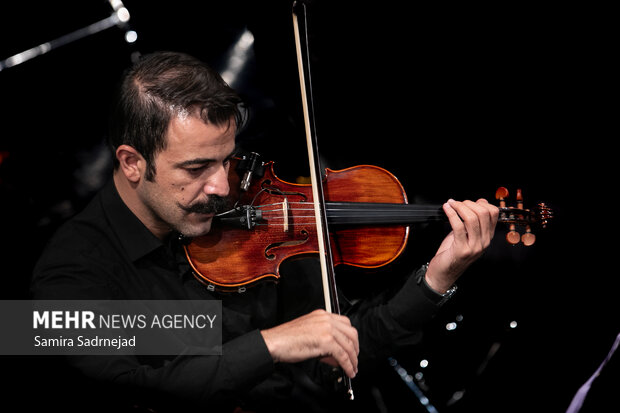 اجرای کنسرت رستمزاد