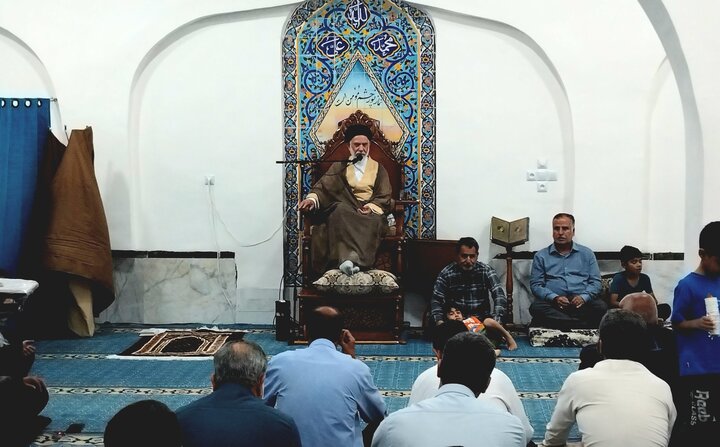 انتقاد امام جمعه دیر از فشار برخی رسانهها برای مذاکره با آمریکا