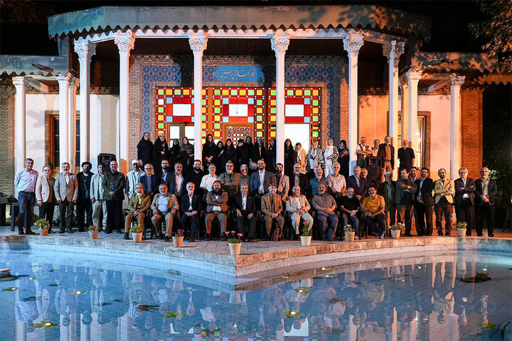 برگزاری نشست «دیدار ماه» با شعرخوانی و روایت خاطرات